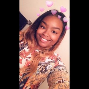 Meet your Posher, Jonnia